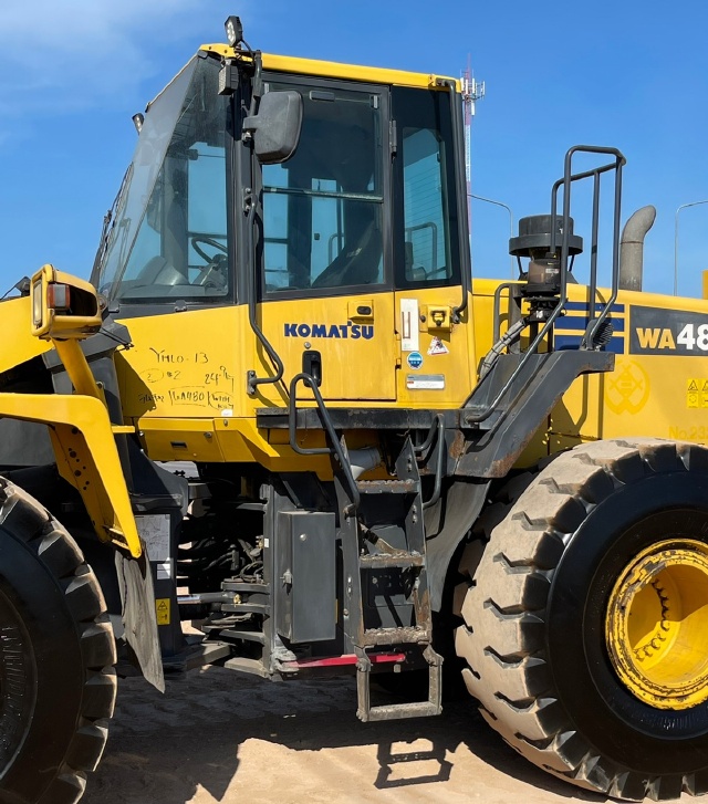 ขายรถตักล้อยาง KOMATSU WA480-6 ปี 2013 นำเข้าจากญี่ปุ่น พร้อมใช้ มีVDOการทำงานครับ