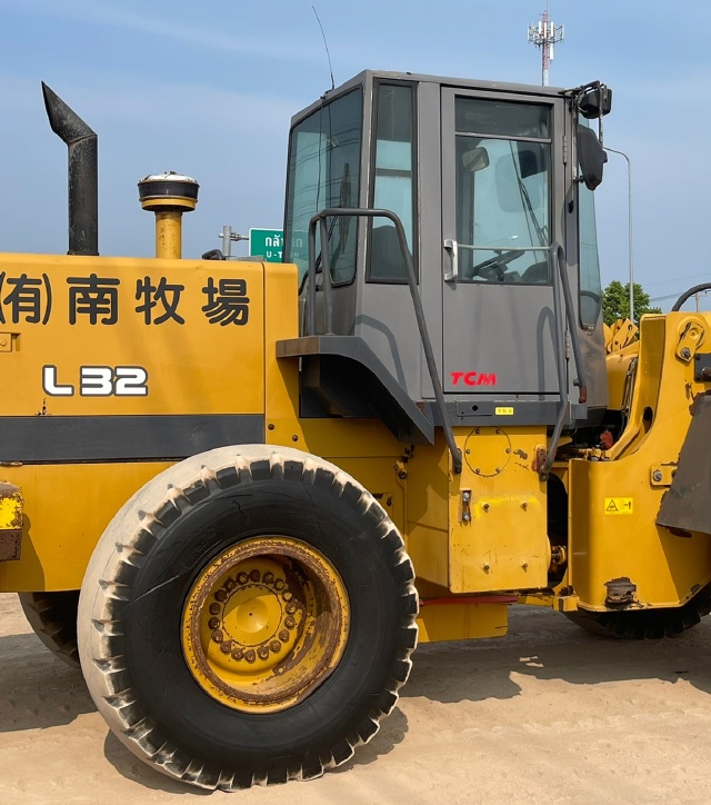 ขายรถตักล้อยาง TCM L32 นำเข้าจากญี่ปุ่น พร้อมใช้ มีVDOการทำงานครับ
