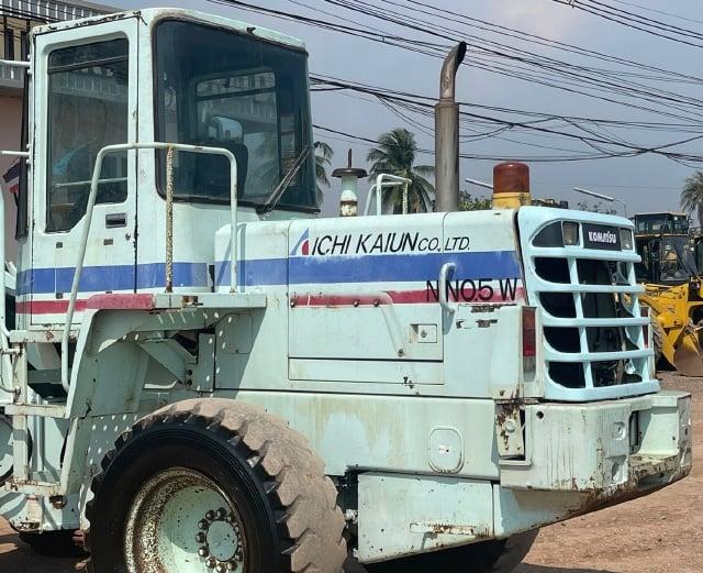 ขายรถตักล้อยาง KOMATSU WA200-3 นำเข้าจากญี่ปุ่น พร้อมใช้ มีVDOการทำงานครับ ขายรถตักล้อยาง KOMATSU WA200-3 นำเข้าจากญี่ปุ่น พร้อมใช้ มีVDOการทำงานครับ