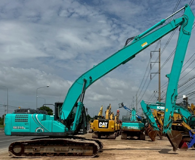 ขายรถขุด KOBELCO SK210LC MARK 10 ปี 2018 บูมยาว 16 เมตร พร้อมใช้ มีVDOการทำงานครับ ขายรถขุด KOBELCO SK210LC MARK 10 ปี 2018 บูมยาว 16 เมตร พร้อมใช้ มีVDOการทำงานครับ