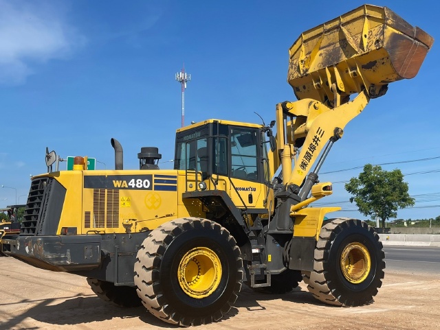 ขายรถตักล้อยาง KOMATSU WA480-6 ปี 2013 นำเข้าจากญี่ปุ่น พร้อมใช้ มีVDOการทำงานครับ ขายรถตักล้อยาง KOMATSU WA480-6 ปี 2013 นำเข้าจากญี่ปุ่น พร้อมใช้ มีVDOการทำงานครับ