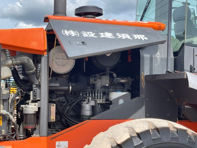 ขายรถตักล้อยาง HITACHI ZW220 นำเข้าจากญี่ปุ่น พร้อมใช้ มีVDOการทำงานครับ