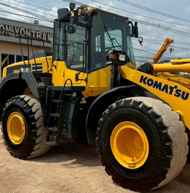 ขายรถตักล้อยาง KOMATSU WA380-8 ปี 2020 พร้อมใช้ มีVDOการทำงานครับ