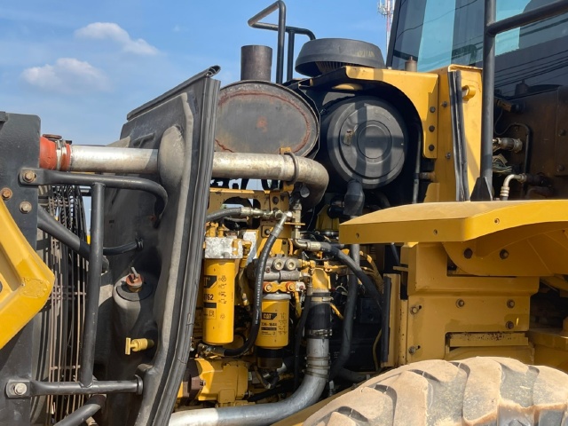 ขายรถตักล้อยาง CAT 950H นำเข้าจากญี่ปุ่น พร้อมใช้ มีVDOการทำงานครับ
