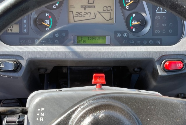ขายรถตักล้อยาง KOMATSU WA480-6 ปี 2013 นำเข้าจากญี่ปุ่น พร้อมใช้ มีVDOการทำงานครับ