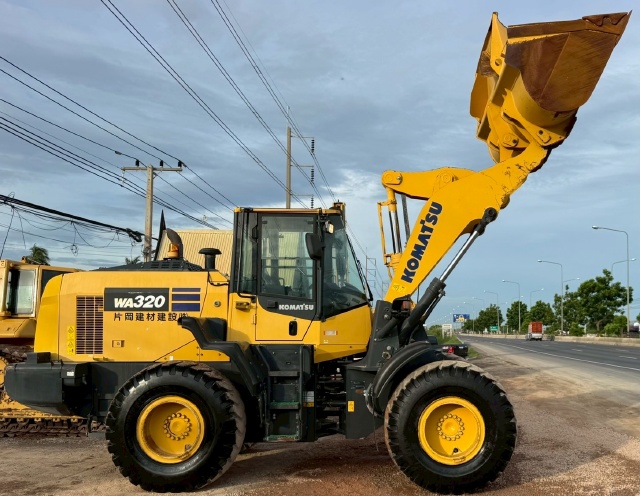 ขายรถตักล้อยาง KOMATSU WA320-8 ปี 2019 พร้อมใช้ มีVDOการทำงานครับ