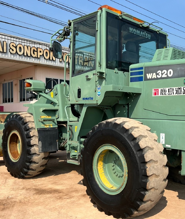 ขายรถตักล้อยาง KOMATSU WA320-6 ปี 2013 นำเข้าจากญี่ปุ่น พร้อมใช้ มีVDOการทำงานครับ