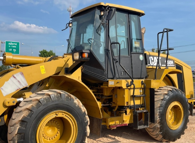 ขายรถตักล้อยาง CAT 950H นำเข้าจากญี่ปุ่น พร้อมใช้ มีVDOการทำงานครับ ขายรถตักล้อยาง CAT 950H นำเข้าจากญี่ปุ่น พร้อมใช้ มีVDOการทำงานครับ