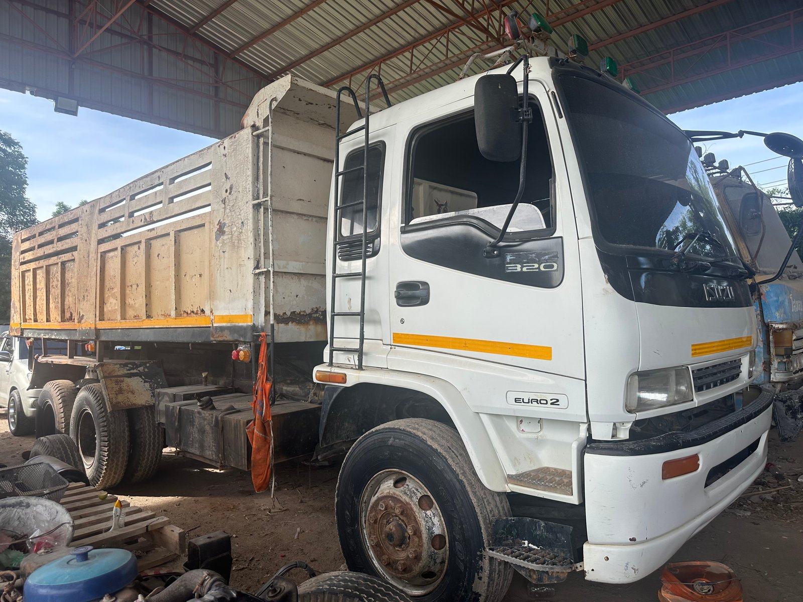 Isuzu deca270 Isuzu deca270