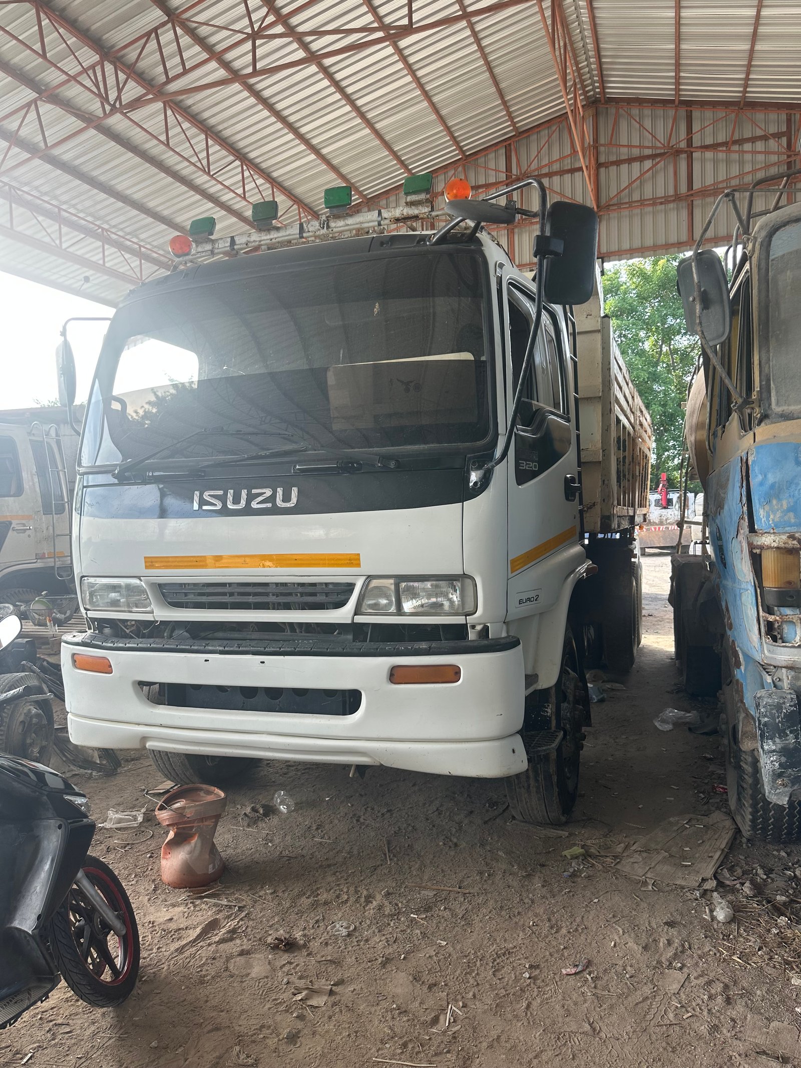 Isuzu deca270