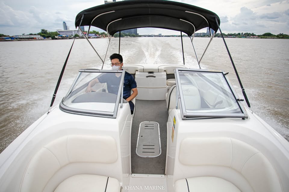 2004 Monterey 180 Edge | MerCruiser 3.0L 2004 Monterey 180 Edge | MerCruiser 3.0L