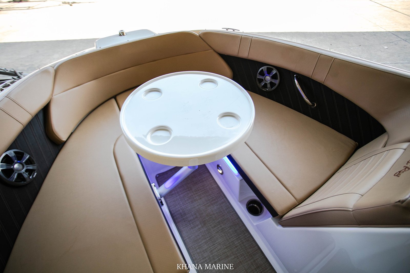 2019 Sea Ray SPX 230 Outboard | Mercury 200HP Fourstroke 2019 Sea Ray SPX 230 Outboard | Mercury 200HP Fourstroke