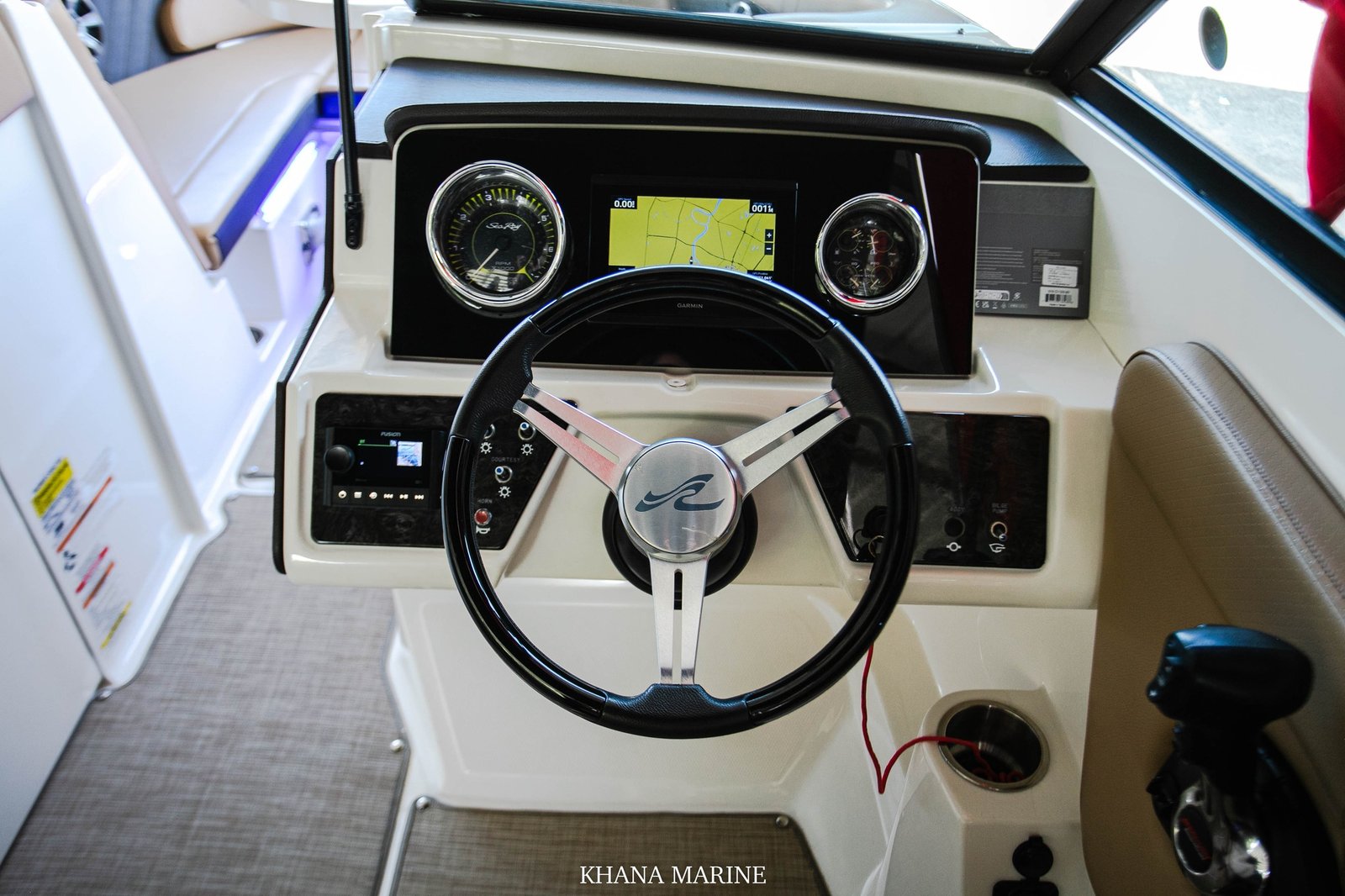2019 Sea Ray SPX 230 Outboard | Mercury 200HP Fourstroke 2019 Sea Ray SPX 230 Outboard | Mercury 200HP Fourstroke