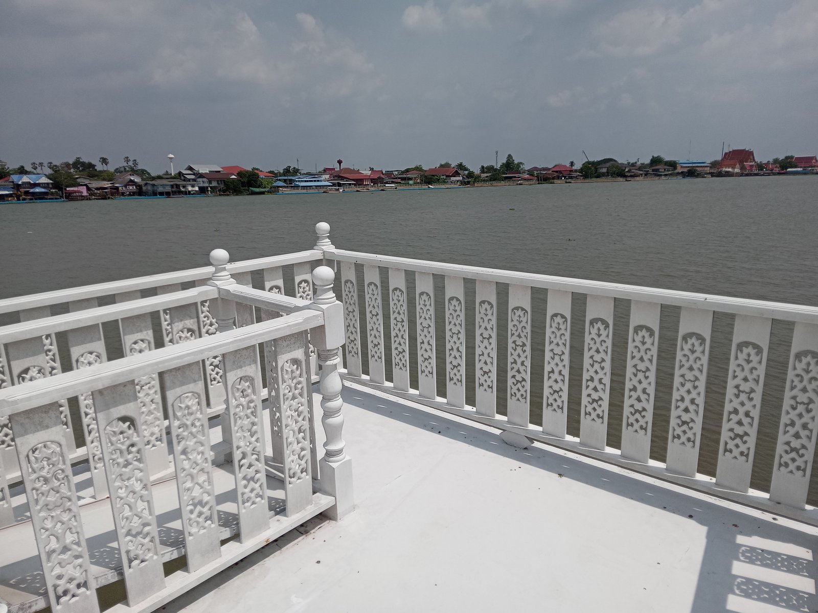 ขายเรือไม้ทรงไทย ใช้เป็นเรือรับรองล่องแม่น้ำ ขายเรือไม้ทรงไทย ใช้เป็นเรือรับรองล่องแม่น้ำ