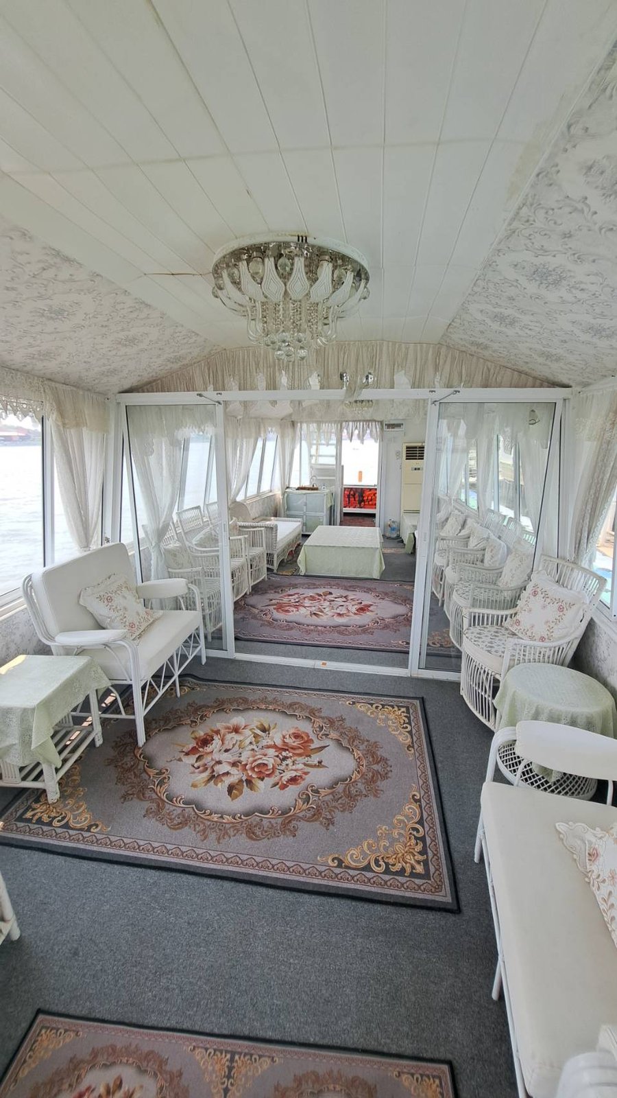 ขายเรือไม้ทรงไทย ใช้เป็นเรือรับรองล่องแม่น้ำ ขายเรือไม้ทรงไทย ใช้เป็นเรือรับรองล่องแม่น้ำ