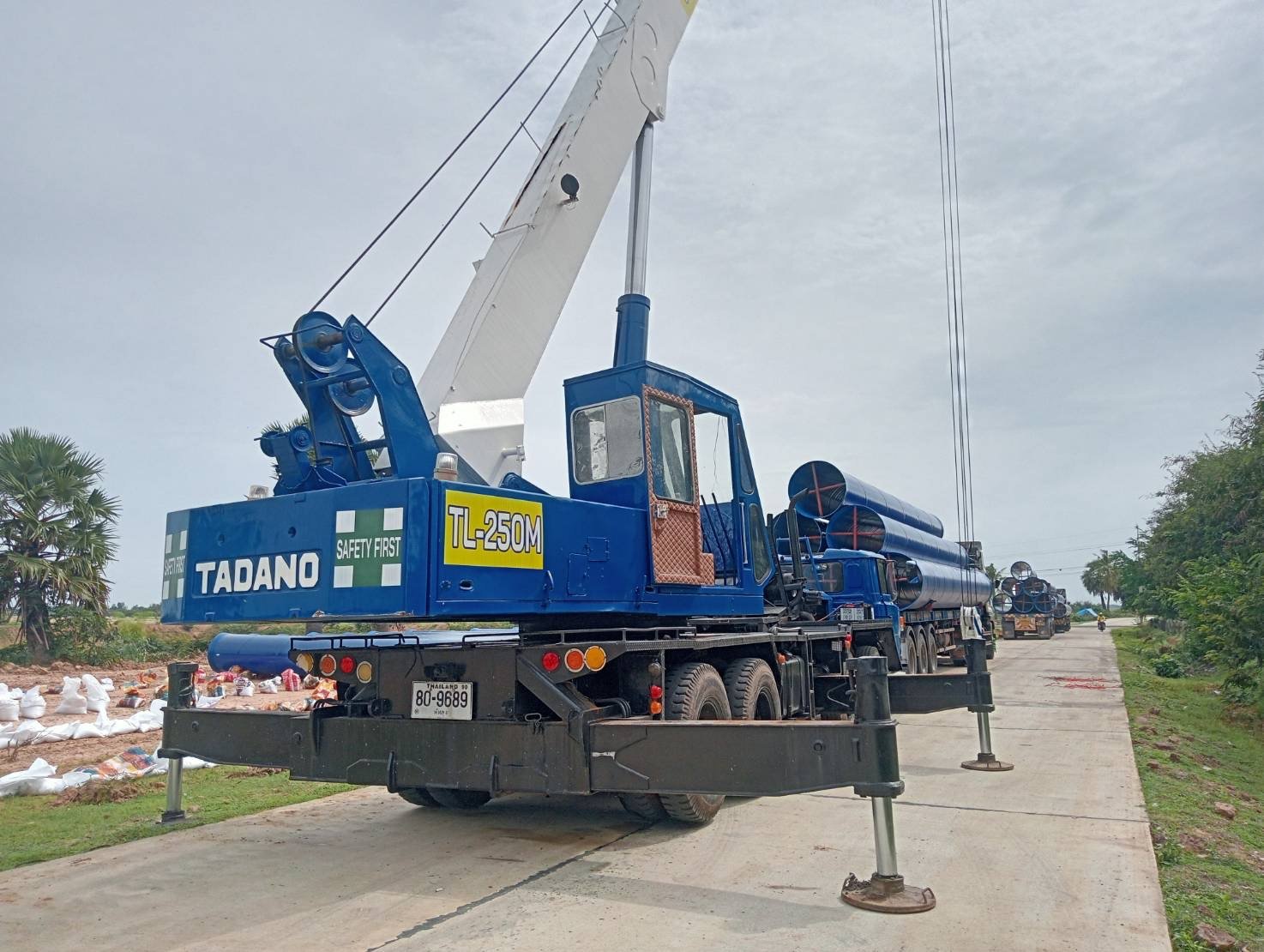 ขาย 950,000 บาท รถเครน TADANO 12 ล้อ 25 ตันปั๊ม 3 ตอน 4 คอนโทรล สภาพพร้อมใช้งานสนใจดูรถที่ร้านเมืองบ