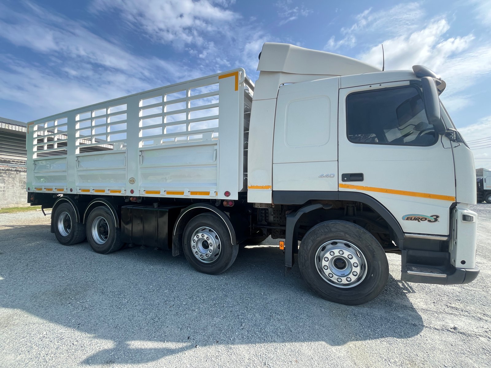 สิบสองล้อคอก VOLVO FM 440 แรง ปี 2556 (2890)