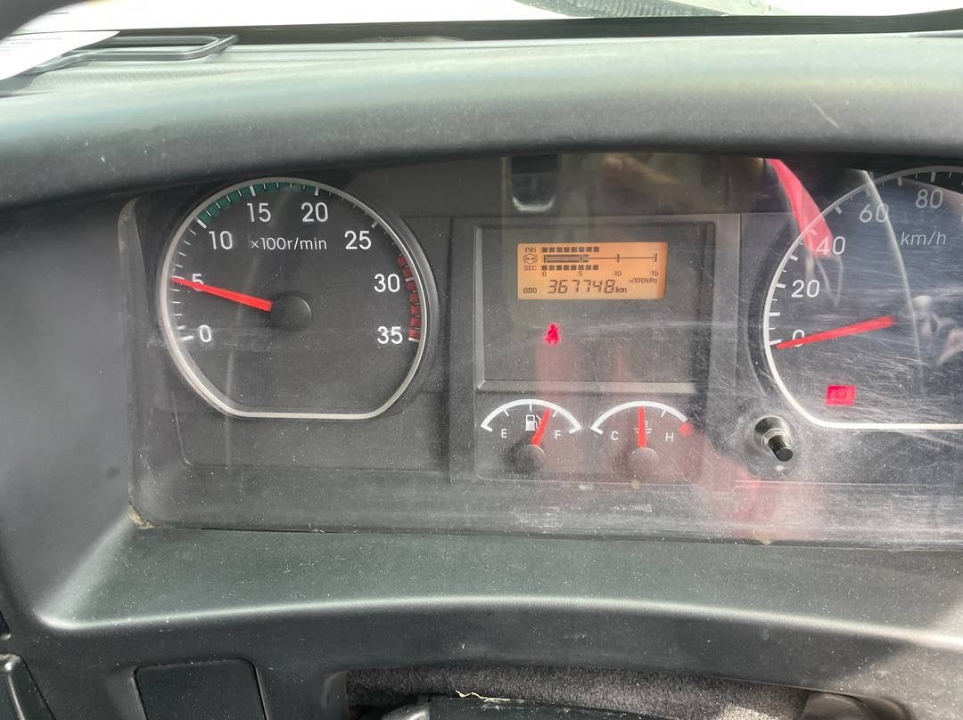 หกล้อตู้สิบบานมีลิฟท์ท้าย ISUZU FTR 240แรง ปี 64 (5105)