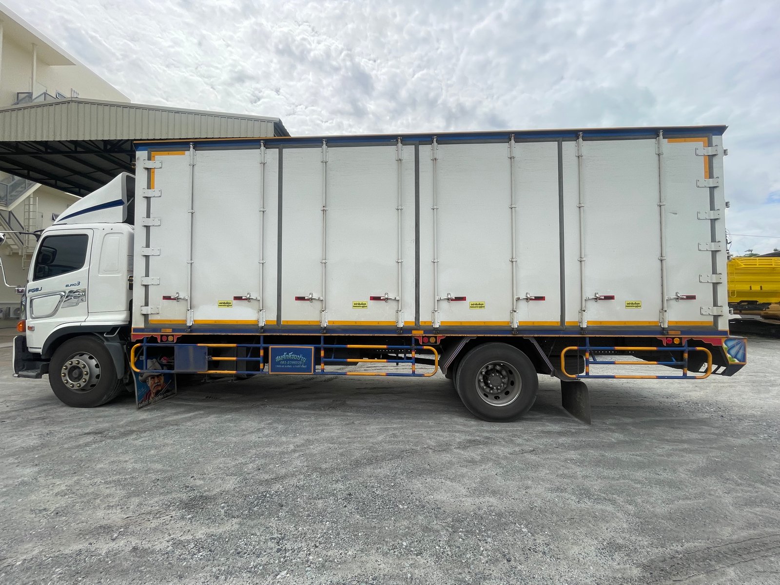หกล้อตู้สิบบาน HINO FG8J 240แรง ปี 61 (0222)