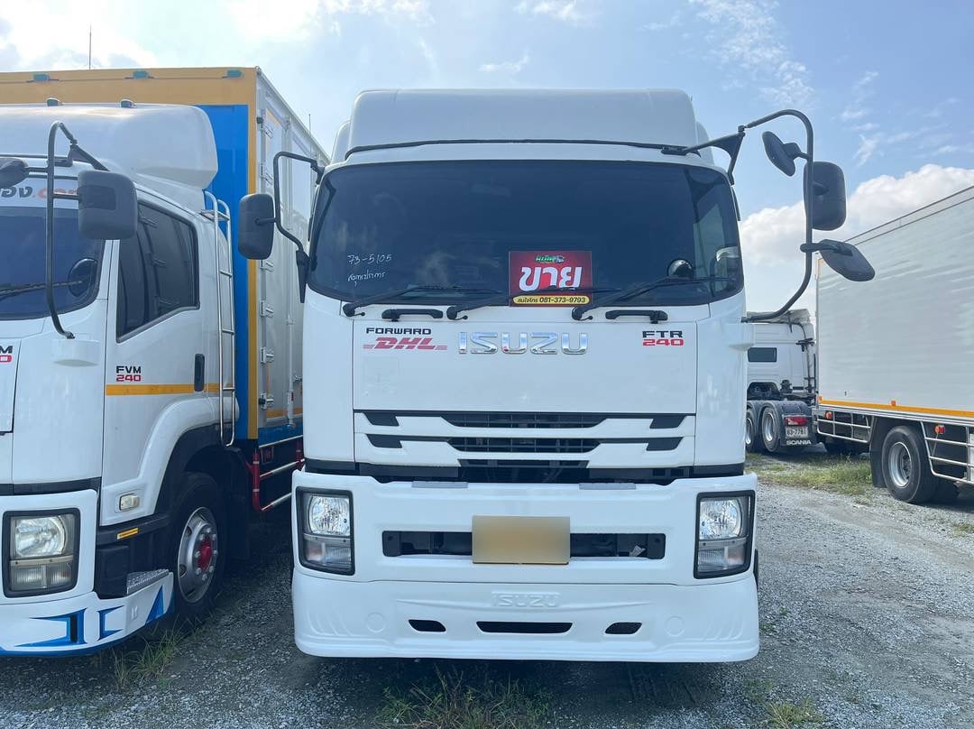 หกล้อตู้สิบบานมีลิฟท์ท้าย ISUZU FTR 240แรง ปี 64 (5105)