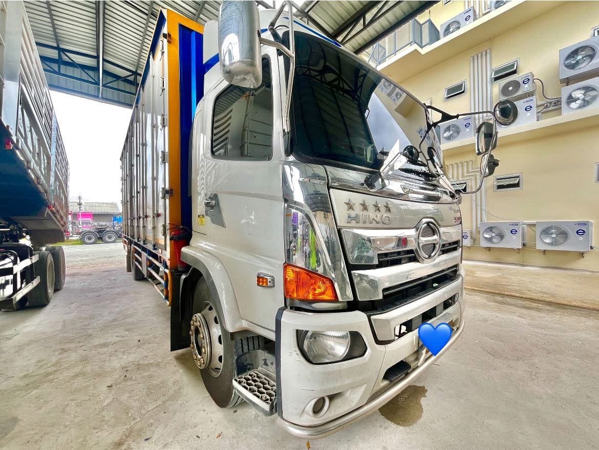 หกล้อตู้สิบบาน HINO FG8J 240แรง ปี 61 (0222) หกล้อตู้สิบบาน HINO FG8J 240แรง ปี 61 (0222)