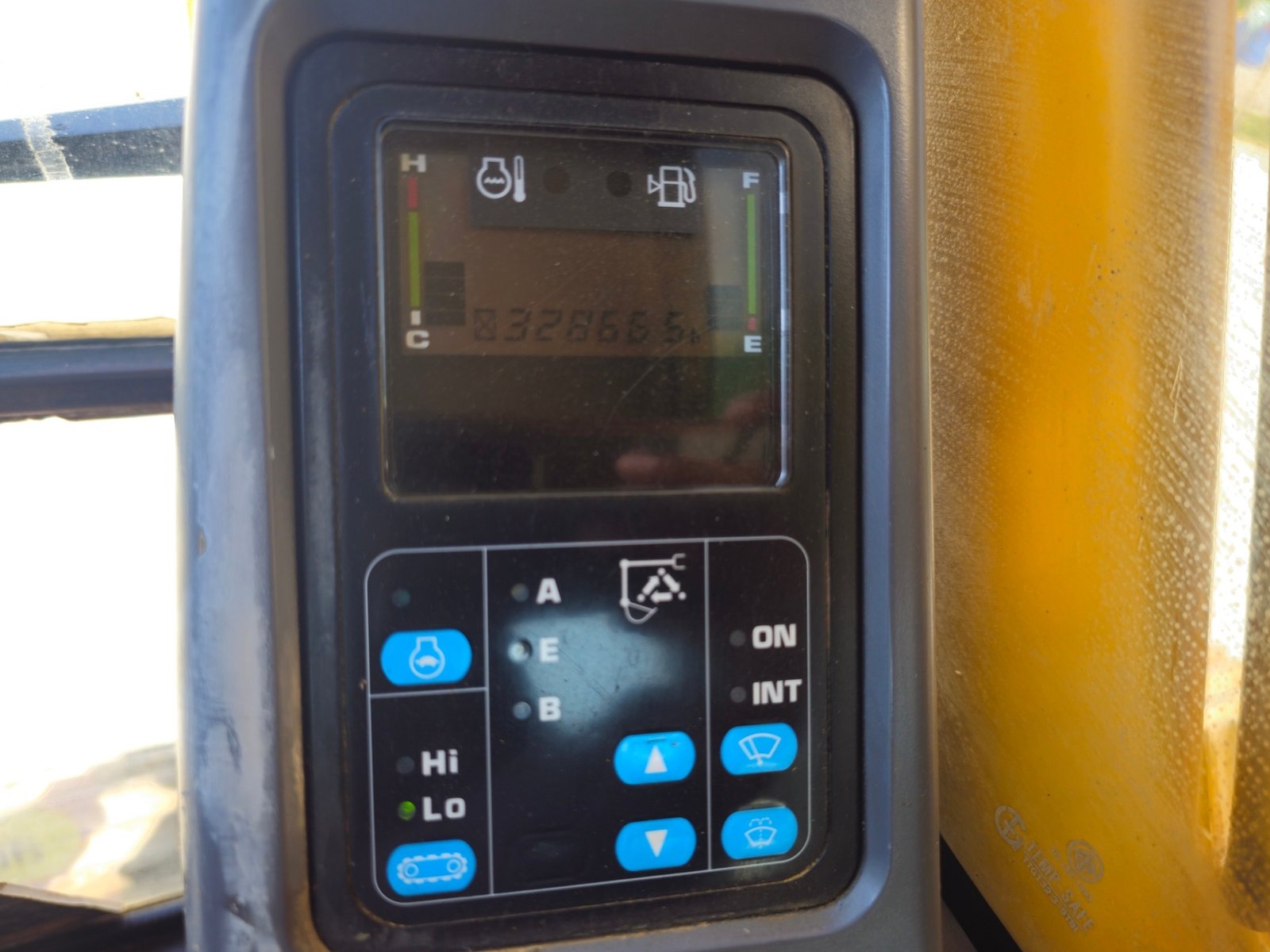 แบ็คโฮ KOMATSU PC200 รุ่น 7 ปี 2548 (4599) แบ็คโฮ KOMATSU PC200 รุ่น 7 ปี 2548 (4599)