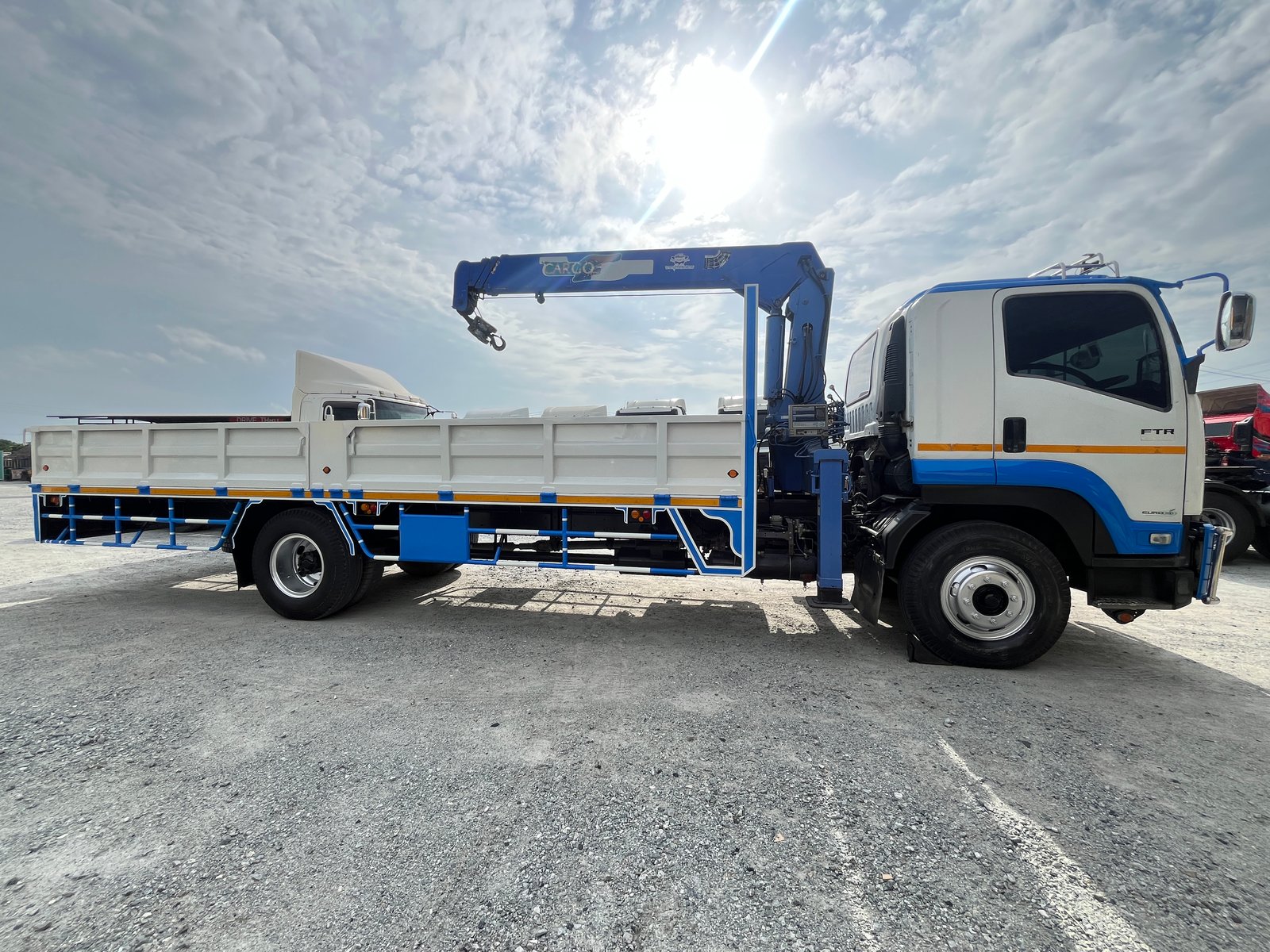 หกล้อเครน ISUZU FTR 240แรง ปี 57 (6774)