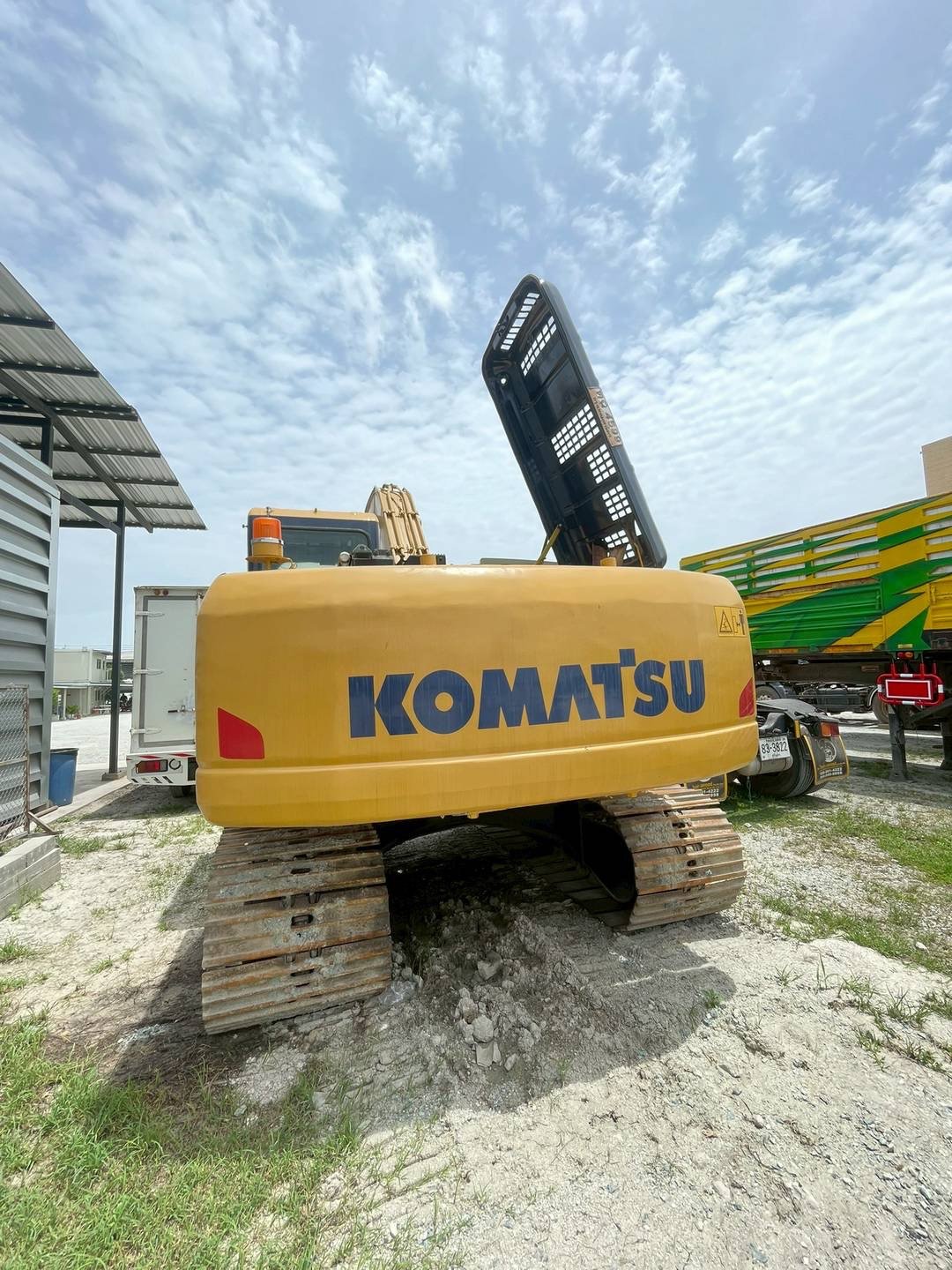 แบ็คโฮ KOMATSU PC200 รุ่น 7 ปี 2548 (4599) แบ็คโฮ KOMATSU PC200 รุ่น 7 ปี 2548 (4599)