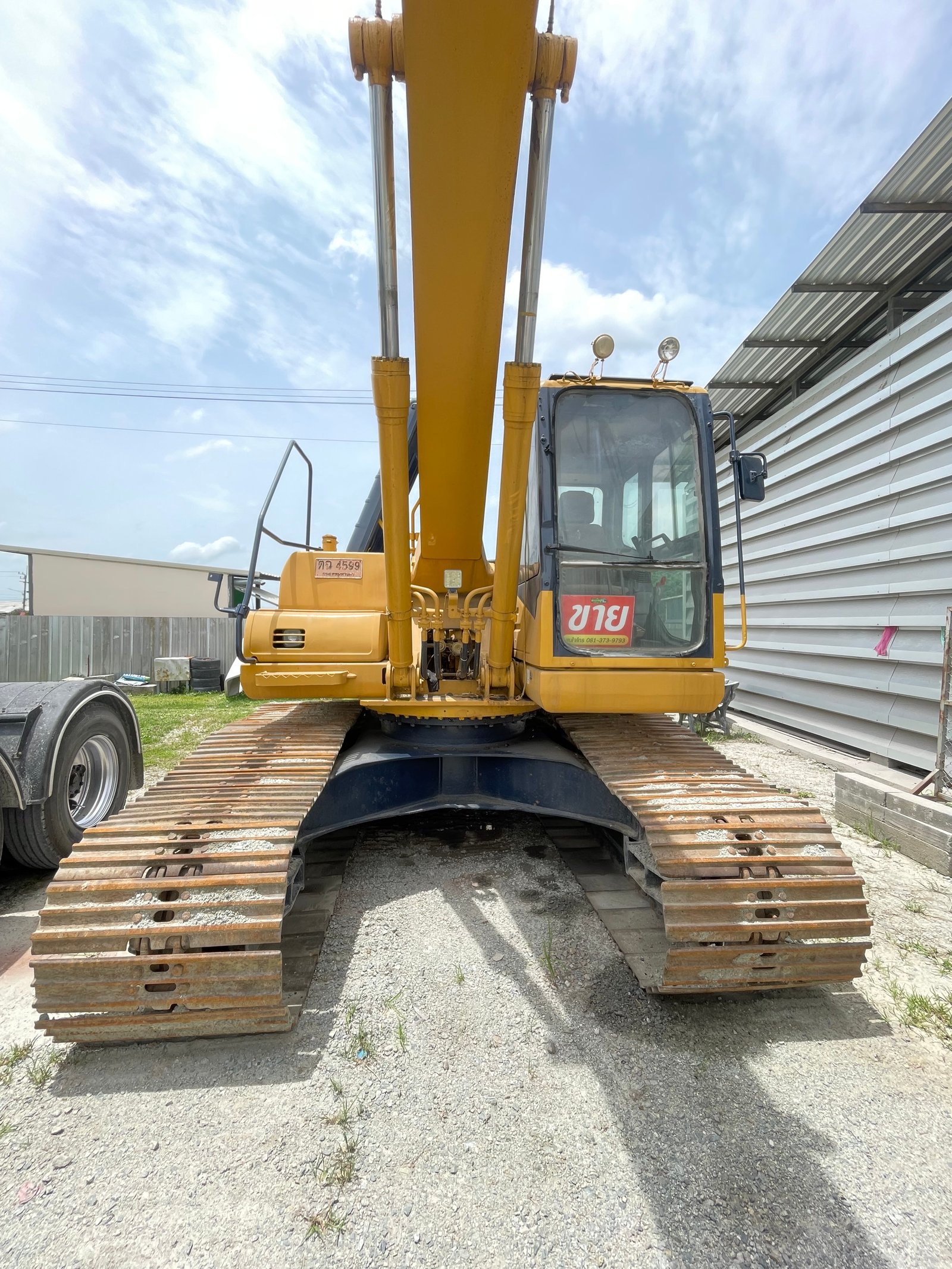 รถแบ็คโฮ KOMATSU PC200 รุ่น 7 ปี 2548 (4599)