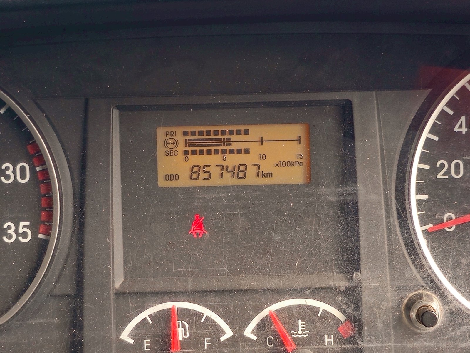 สิบล้อตู้สิบบาน ISUZU FVM 300แรง ปี 62 (0634) สิบล้อตู้สิบบาน ISUZU FVM 300แรง ปี 62 (0634)