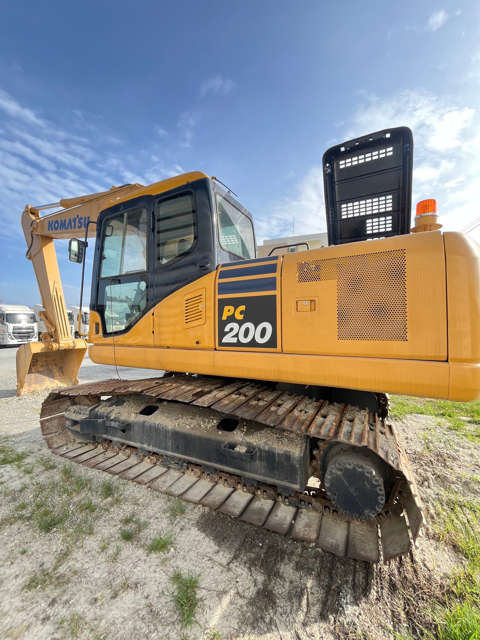 รถแบ็คโฮ KOMATSU PC200 รุ่น 7 ปี 2548 (4599) รถแบ็คโฮ KOMATSU PC200 รุ่น 7 ปี 2548 (4599)
