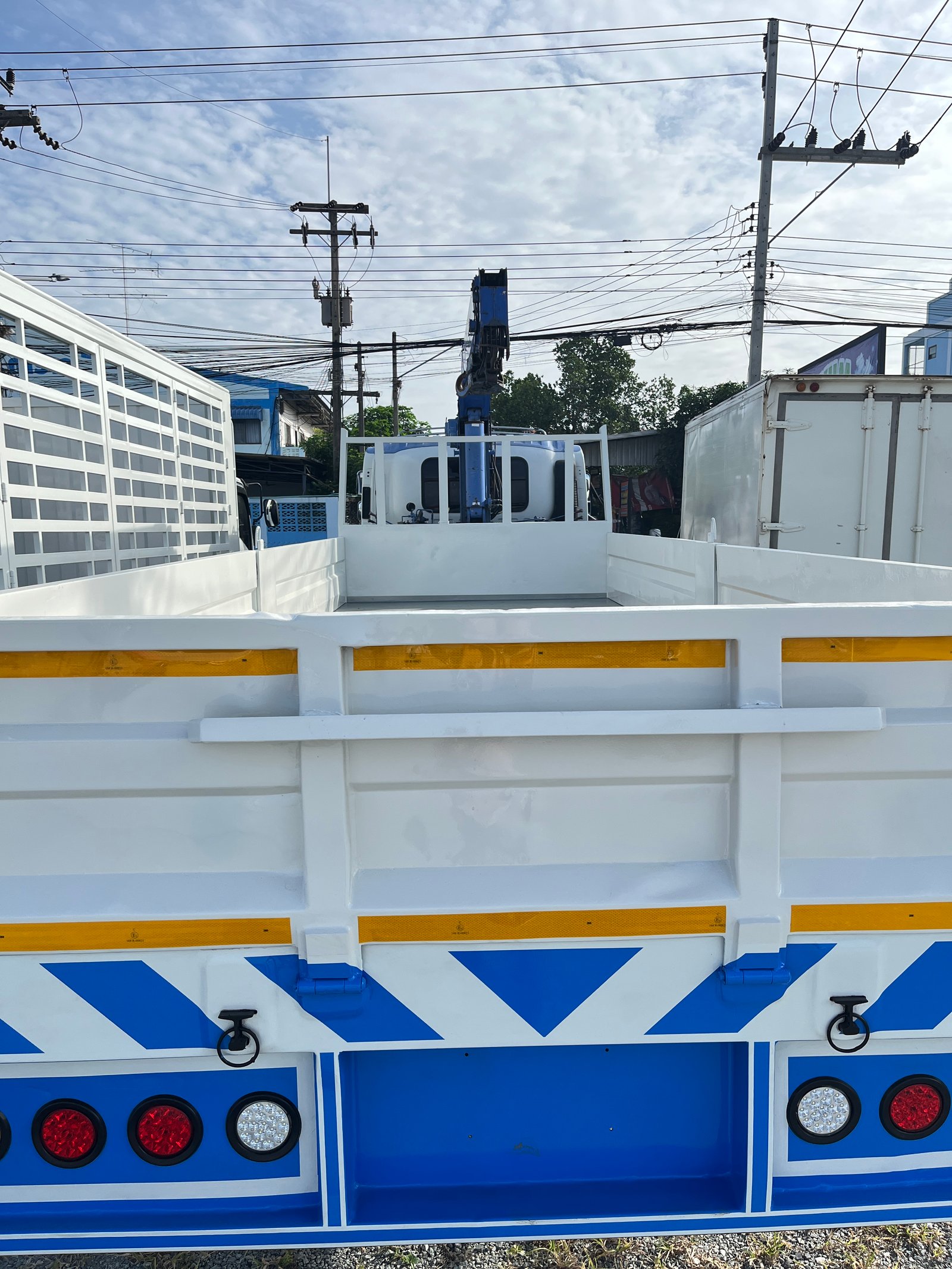 หกล้อเครน tadano 4 ปลอก 5 ตัน ISUZU FTR 240แรง ปี 2557 (6774) หกล้อเครน tadano 4 ปลอก 5 ตัน ISUZU FTR 240แรง ปี 2557 (6774)