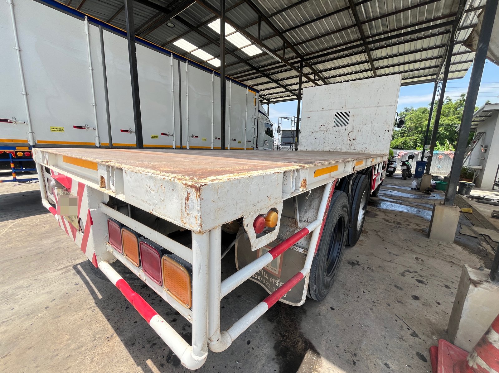 สิบล้อพื้นเรียบ ISUZU FVZ 300แรง ปี 2557 (0978)