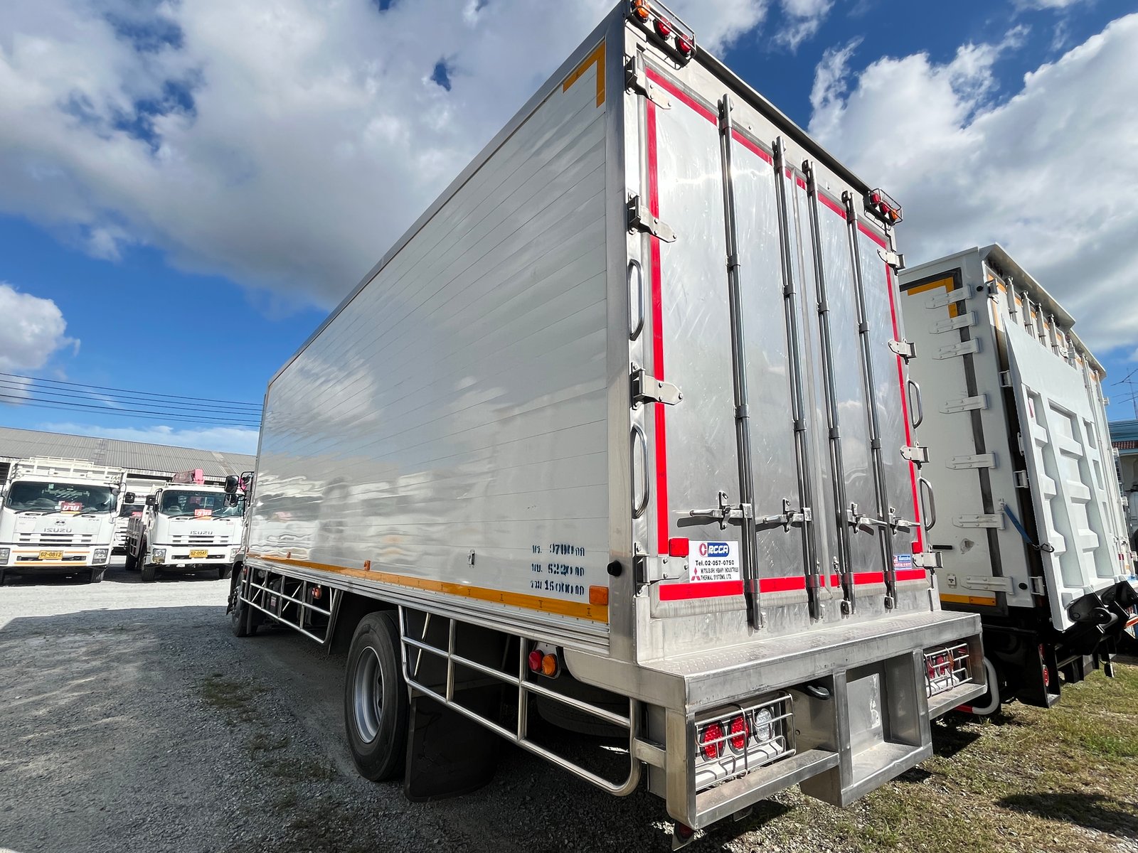หกล้อตู้เย็น HINO FG8J 240แรง ปี 66 (4212)