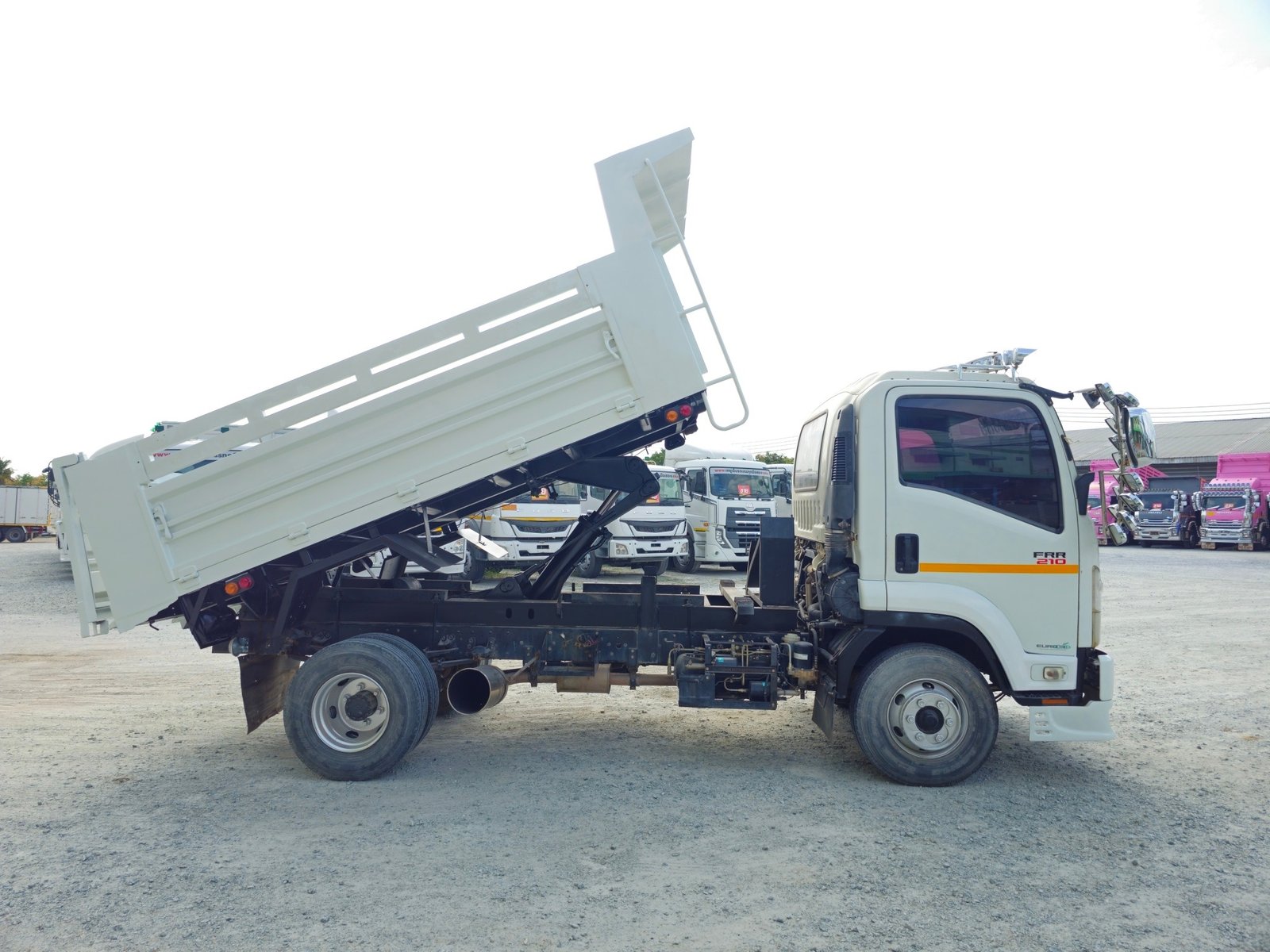 หกล้อดั้มพ์ ISUZU FRR 210แรง ปี 64 (3221)