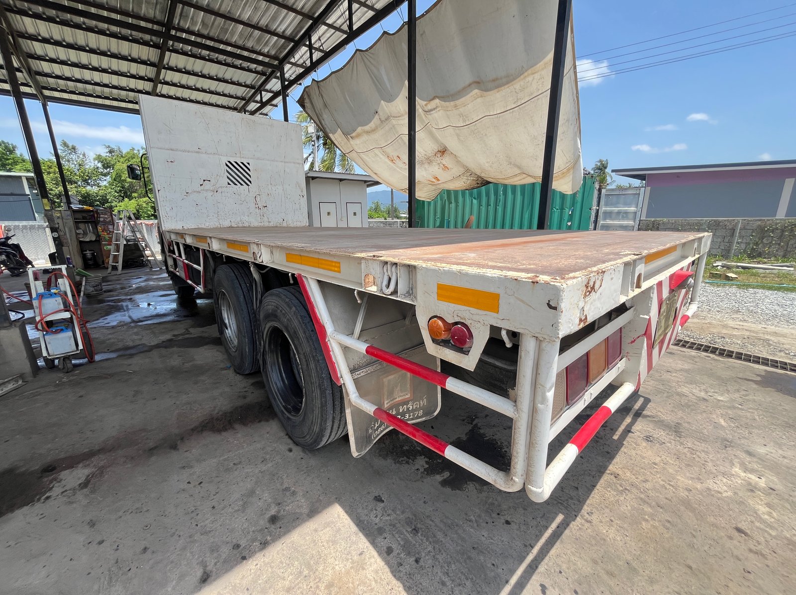 สิบล้อพื้นเรียบ ISUZU FVZ 300แรง ปี 2557 (0978)