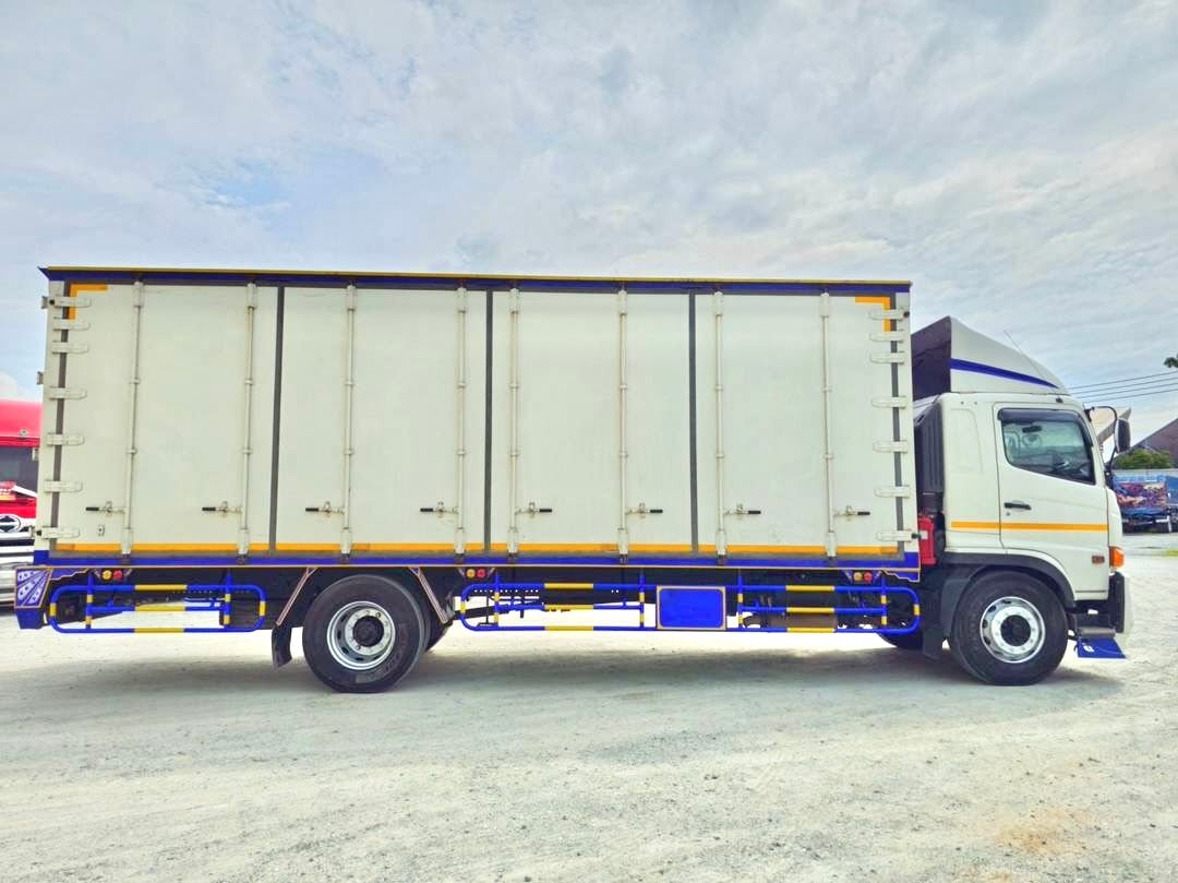 หกล้อตู้สิบบาน HINO FG8J 240แรง ปี 64 (3641)
