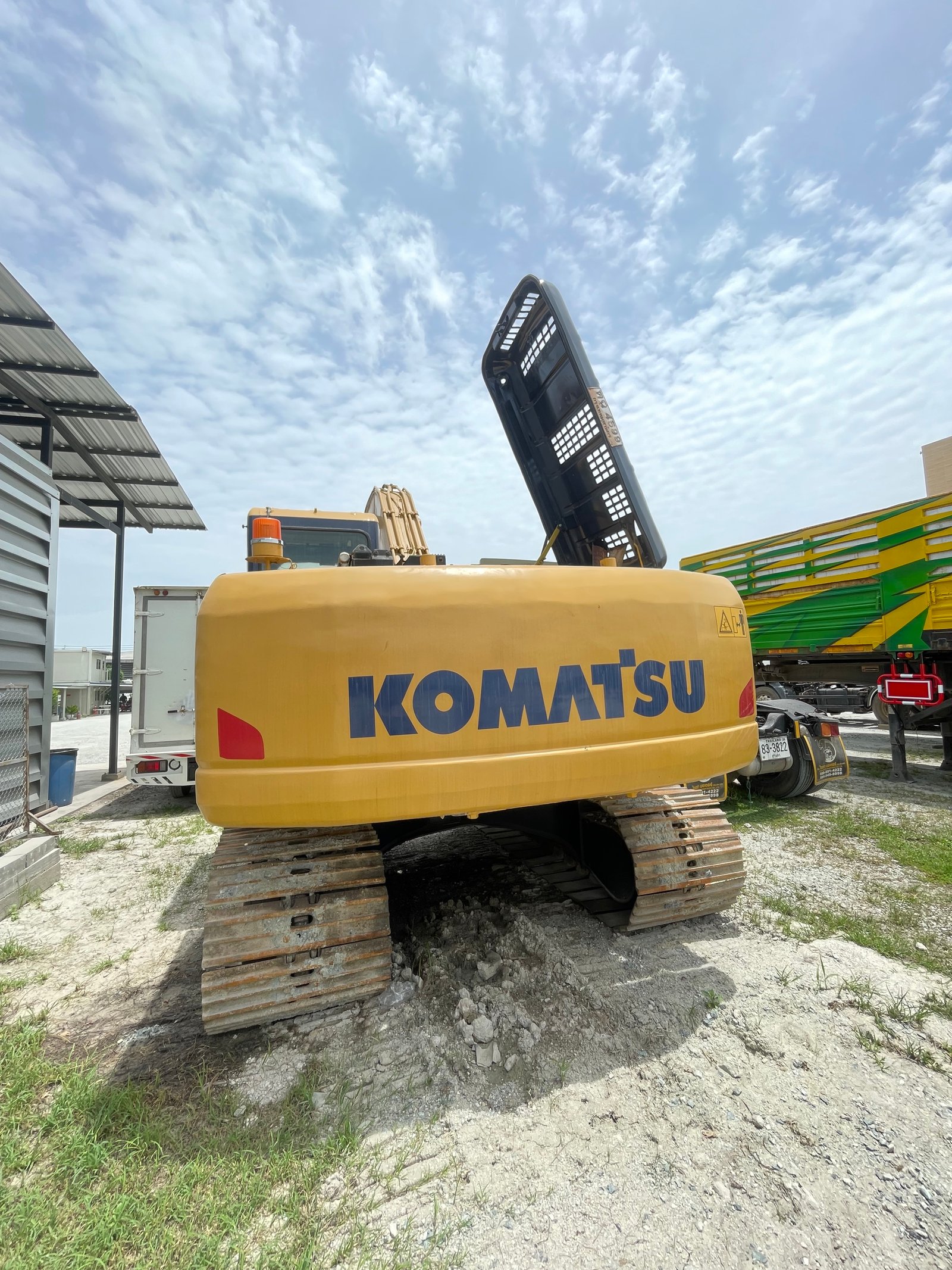 รถแบ็คโฮ KOMATSU PC200 รุ่น 7 ปี 2548 (4599)