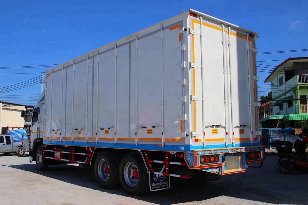 สิบล้อตู้สิบบาน ISUZU FVM 240แรง ปี 56 (4822)