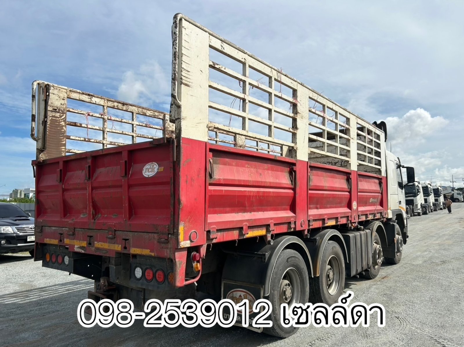 สิบสองล้อคอก (2890) VOLVO FM 440 แรง ปี 2556 สิบสองล้อคอก (2890) VOLVO FM 440 แรง ปี 2556