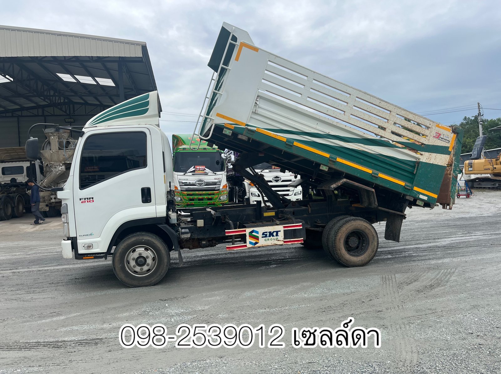 รถสวย ราคาดี หกล้อดั้มพ์ (5273)