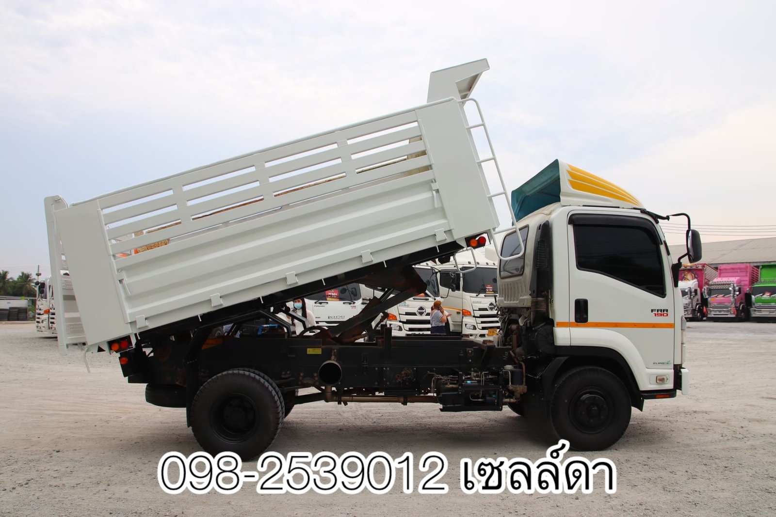0522 หกล้อดั้มพ์ (0522)
ISUZU FRR 190 แรง ปี 2565
ยาว 3.9 สูง 1.2 กว้าง 2.2