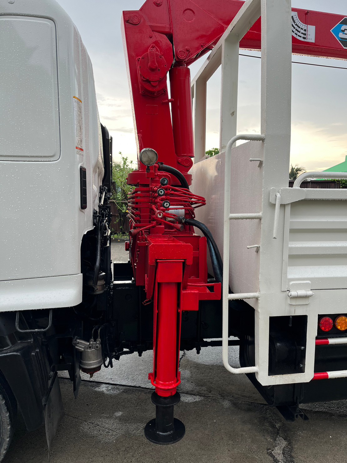 ฮีโน่6ล้อกะบะติดเครนยูนิค3ตัน3ปอก ฮีโน่6ล้อกะบะติดเครนยูนิค3ตัน3ปอก