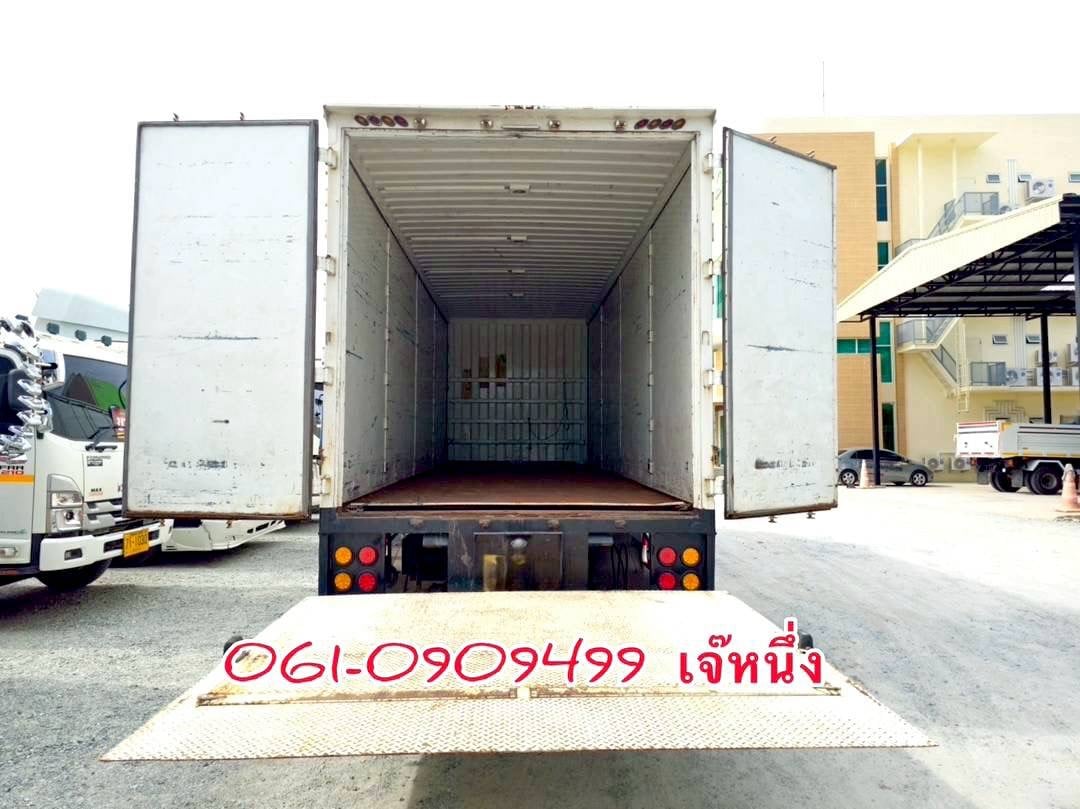 หกล้อตู้สิบบาน Isuzu Ftr 240 แรงม้า ปี 2564 (5105)