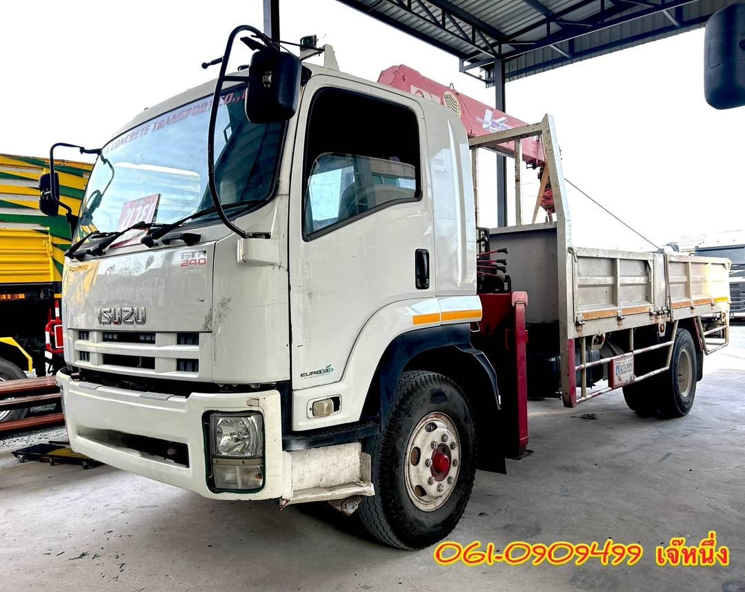 หกล้อติดเครน Isuzu Ftr 240 แรงม้า ปี 2557 (0947)