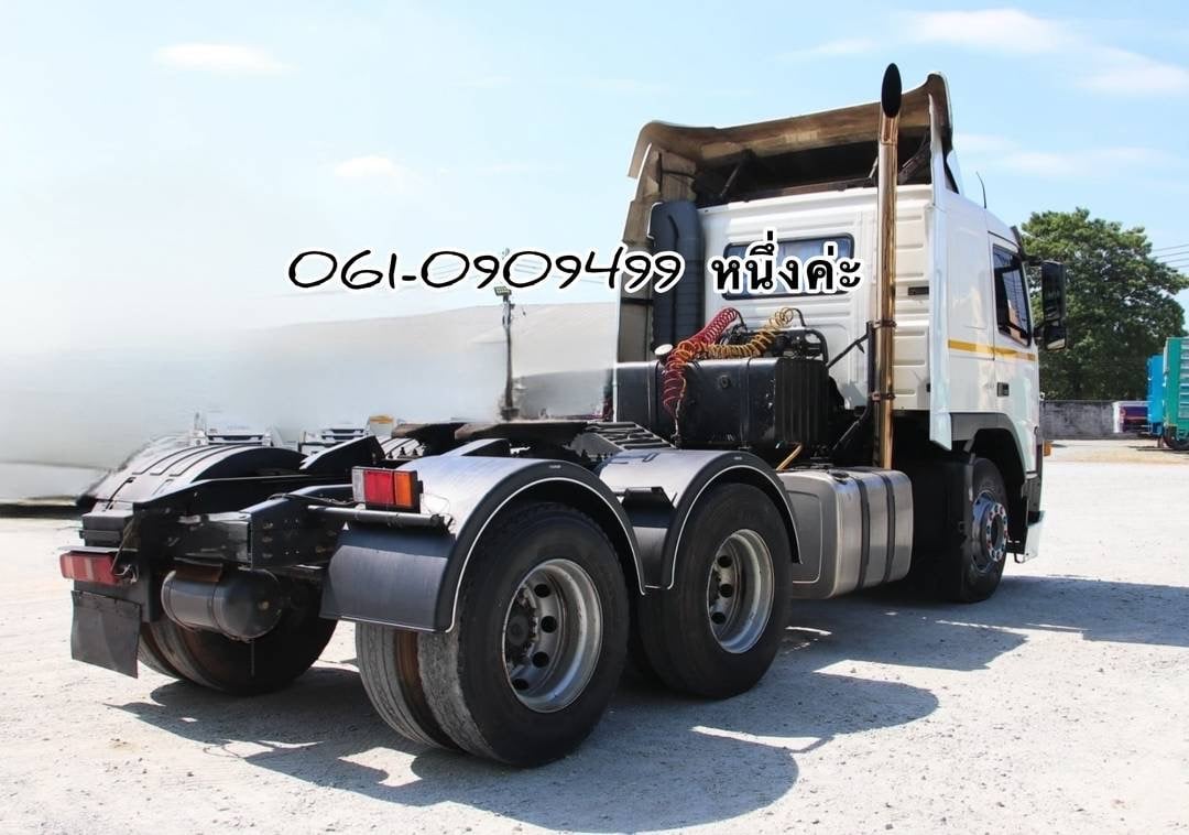 สิบล้อหัวลาก Volvo 400 แรงม้า ปี 2553 (9325) สิบล้อหัวลาก Volvo 400 แรงม้า ปี 2553 (9325)
