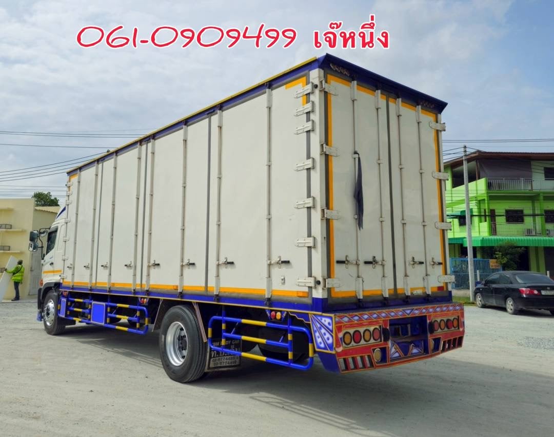 หกล้อตู้สิบบาน Hino Victor 240 แรงม้า ปี 2564 (3641) หกล้อตู้สิบบาน Hino Victor 240 แรงม้า ปี 2564 (3641)