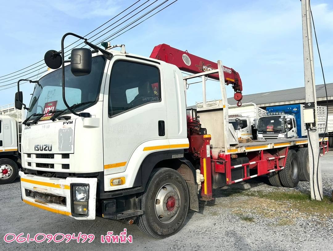 สิบล้อพื้นเรียบเพลาเดียว+ติดเครน Isuzu Fvm 240 แรง ปี 56 (7224)