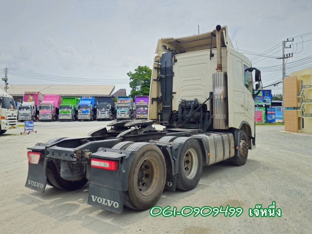 สิบล้อหัวลาก Volvo FH 440 แรงม้า ปี 2561 (4393) สิบล้อหัวลาก Volvo FH 440 แรงม้า ปี 2561 (4393)