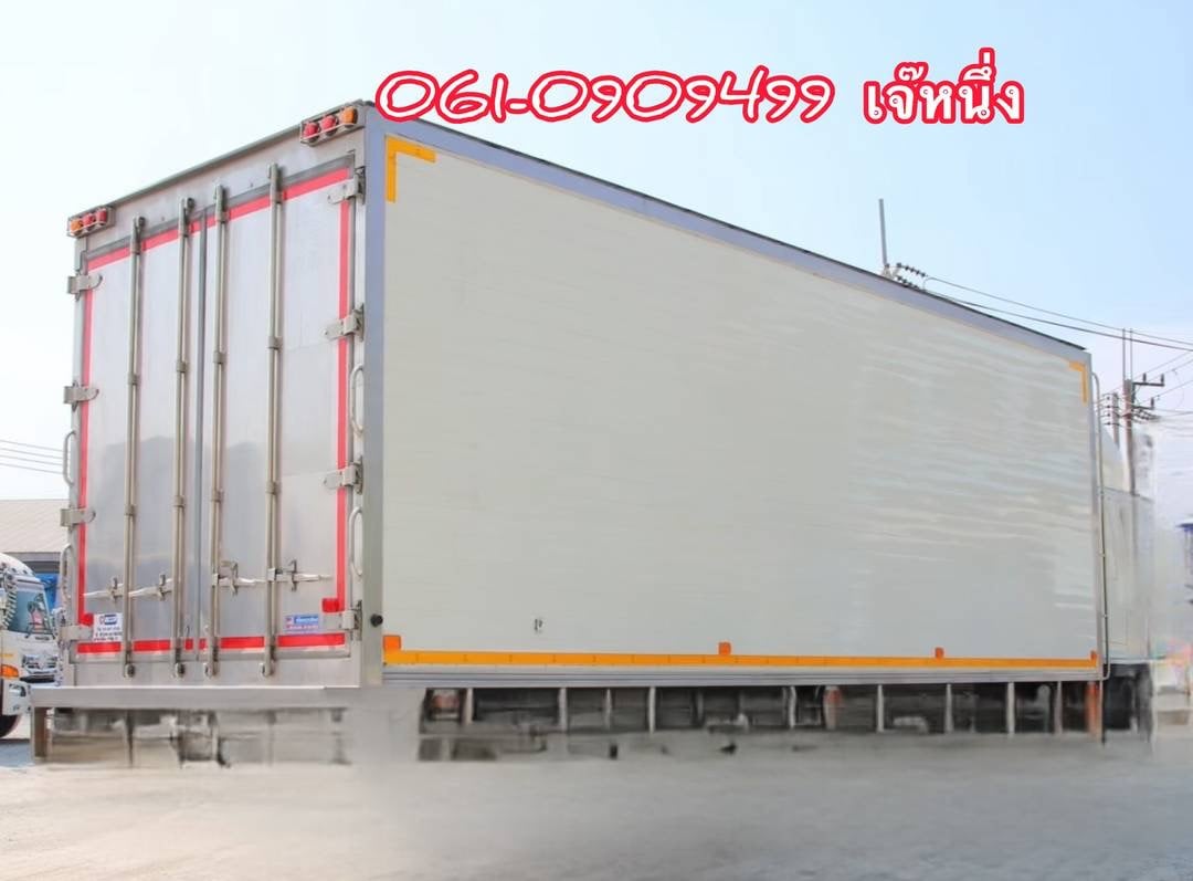 ตู้พร้อมเครื่องทำความเย็น ขนาด 2.30x 7.50x 2.35 m. ตู้พร้อมเครื่องทำความเย็น ขนาด 2.30x 7.50x 2.35 m.